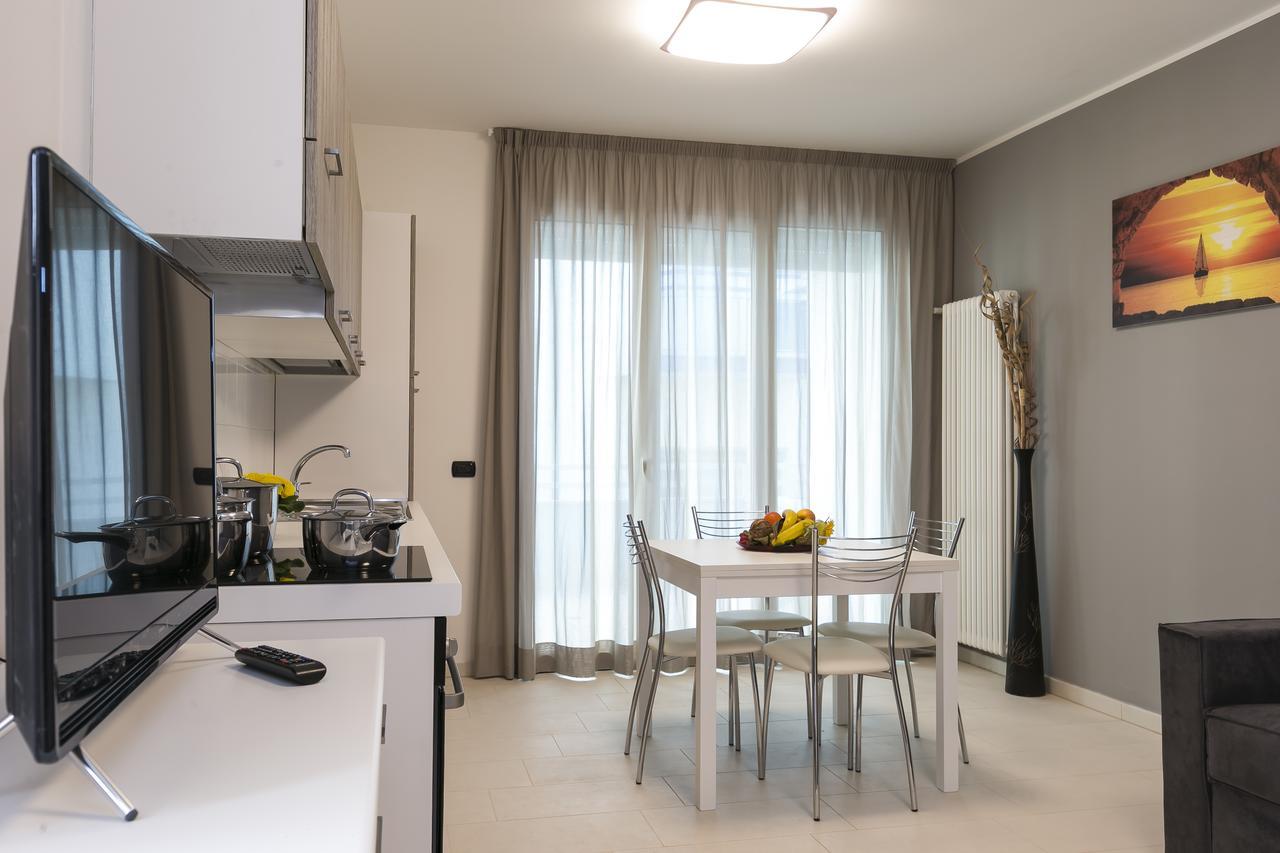 Residenza Riva Azzurra Aparthotel Rimini Eksteriør bilde